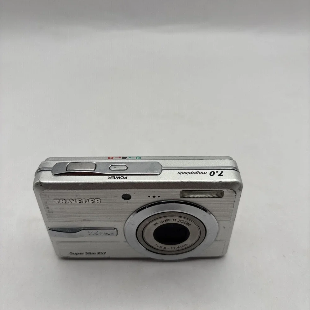 Traveler Digital Camera Super Slim XS 70 7.0MP Silver & Case Untested No Charger